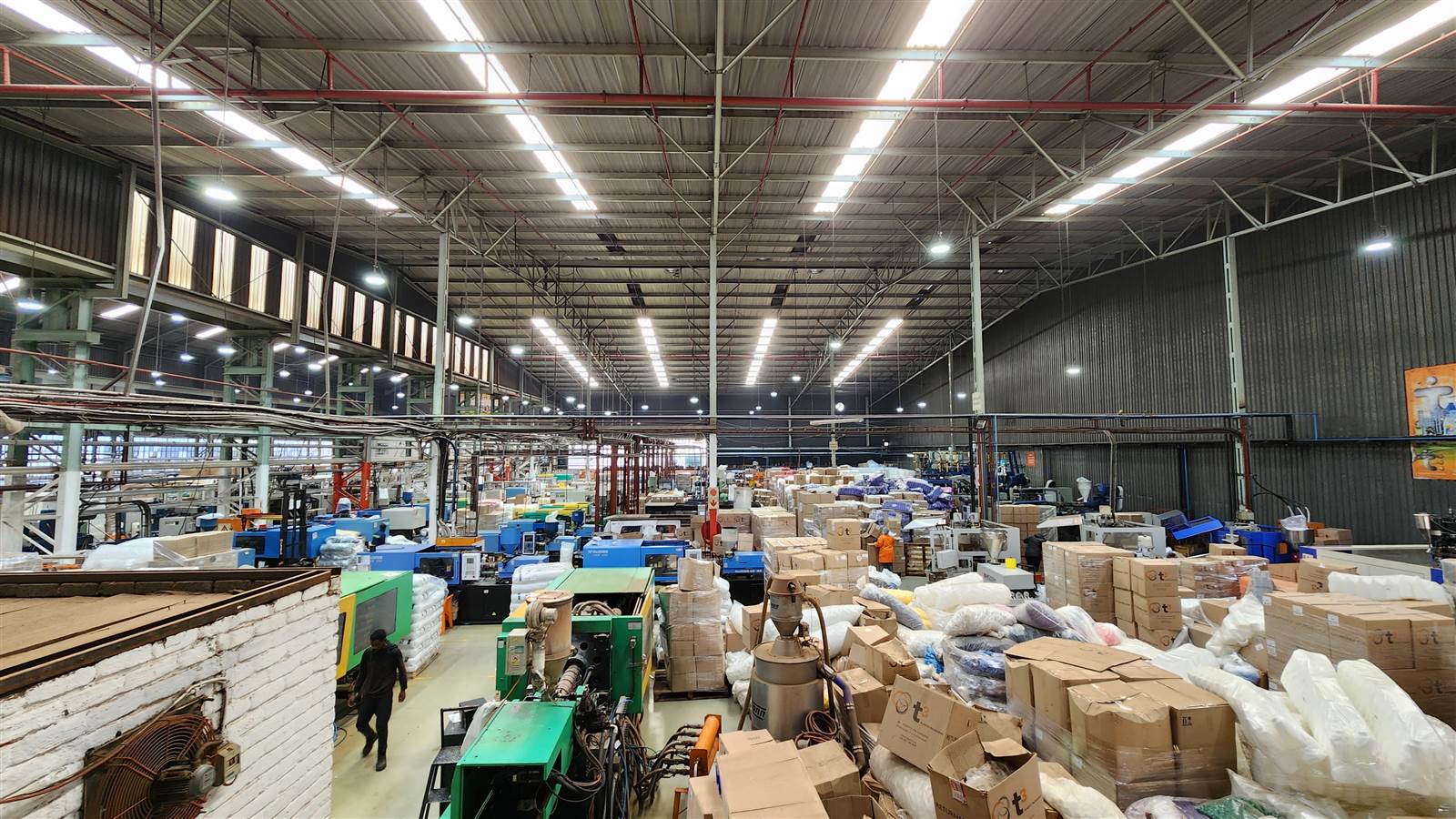 8000  m² Industrial space in Spartan photo number 1