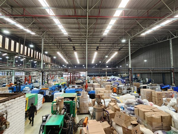 8000  m² Industrial space in Spartan