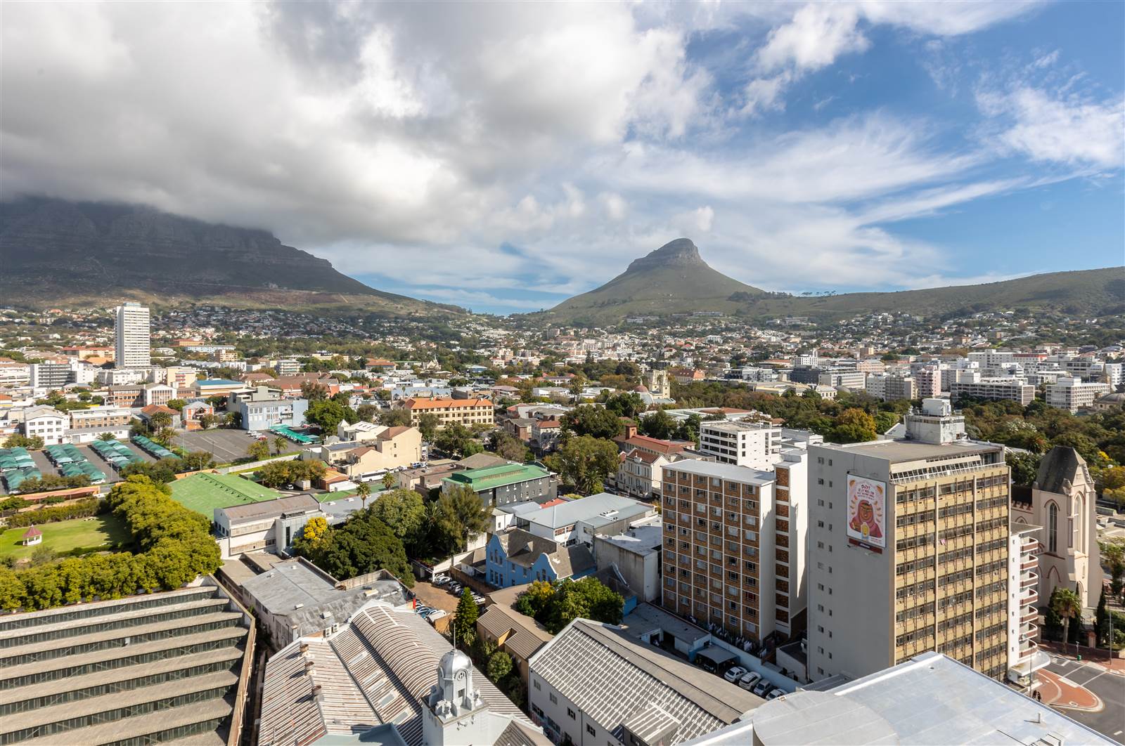 3 Bed Penthouse in Cape Town City Centre photo number 4