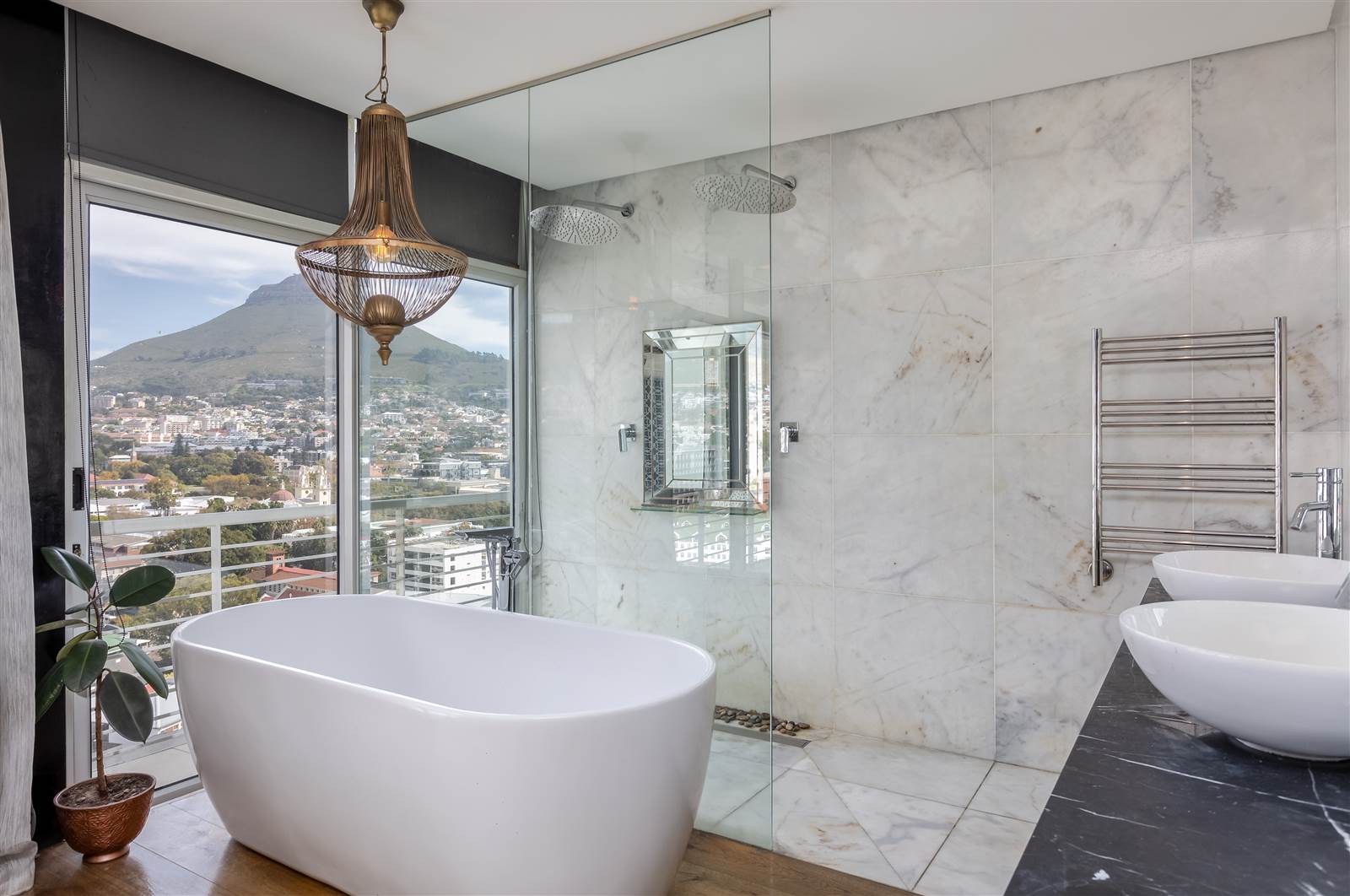3 Bed Penthouse in Cape Town City Centre photo number 21