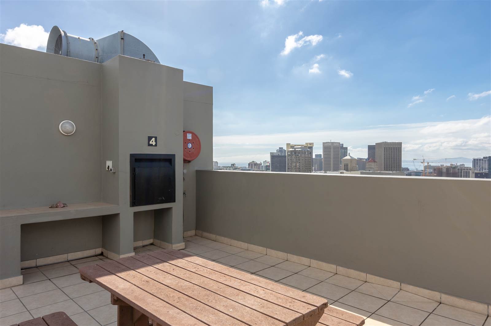 3 Bed Penthouse in Cape Town City Centre photo number 27