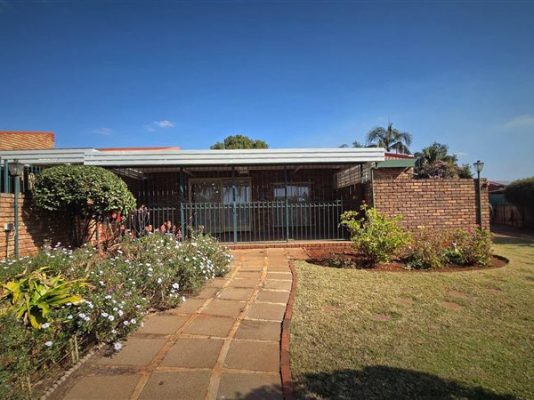 3 Bedroom Townhouse 3 Bedroom Townhouse