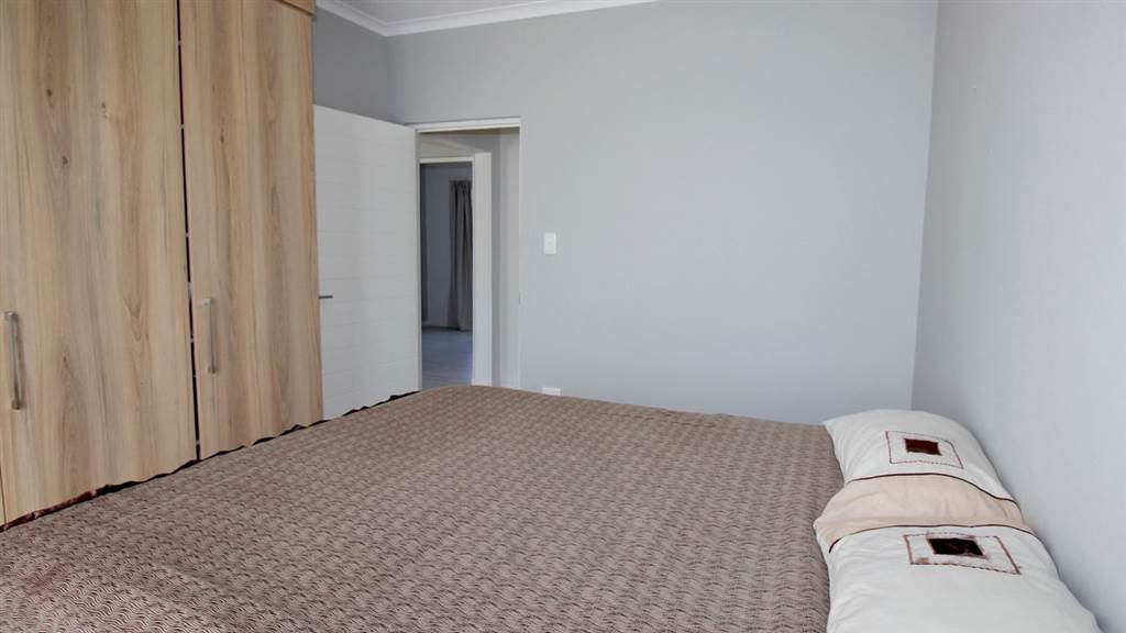 2 Bed Apartment in Louwlardia photo number 13