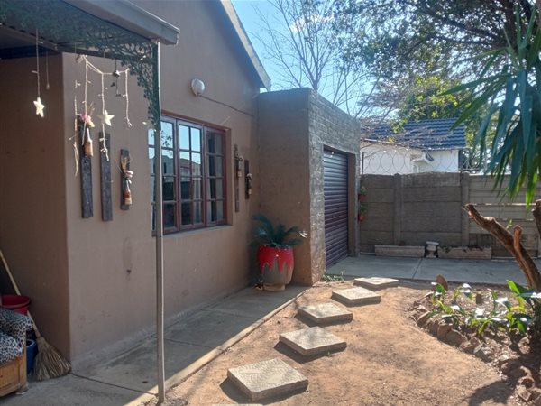 4 Bedroom House 4 Bedroom House