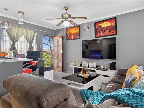 3 Bedroom Townhouse 3 Bedroom Townhouse