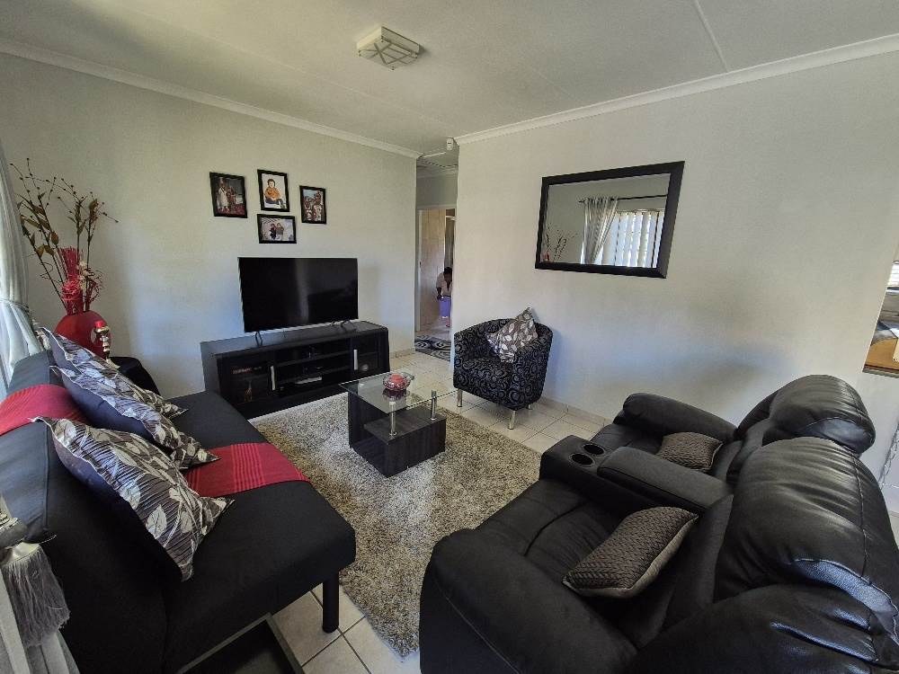 2 Bed Townhouse in Shelly Beach photo number 6