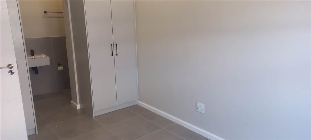 1 Bed Apartment in Haasendal photo number 5