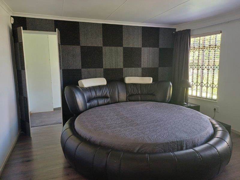 1 Bed House in Secunda photo number 11