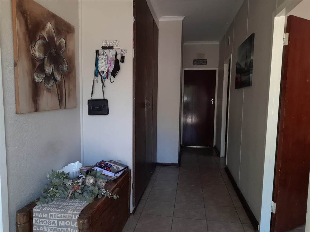 3 Bed House in Jan Cilliers Park photo number 15