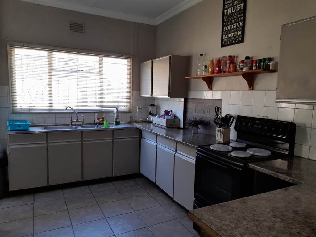 3 Bed House in Jan Cilliers Park photo number 6