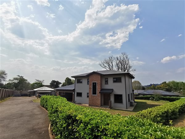 3 Bedroom Townhouse 3 Bedroom Townhouse