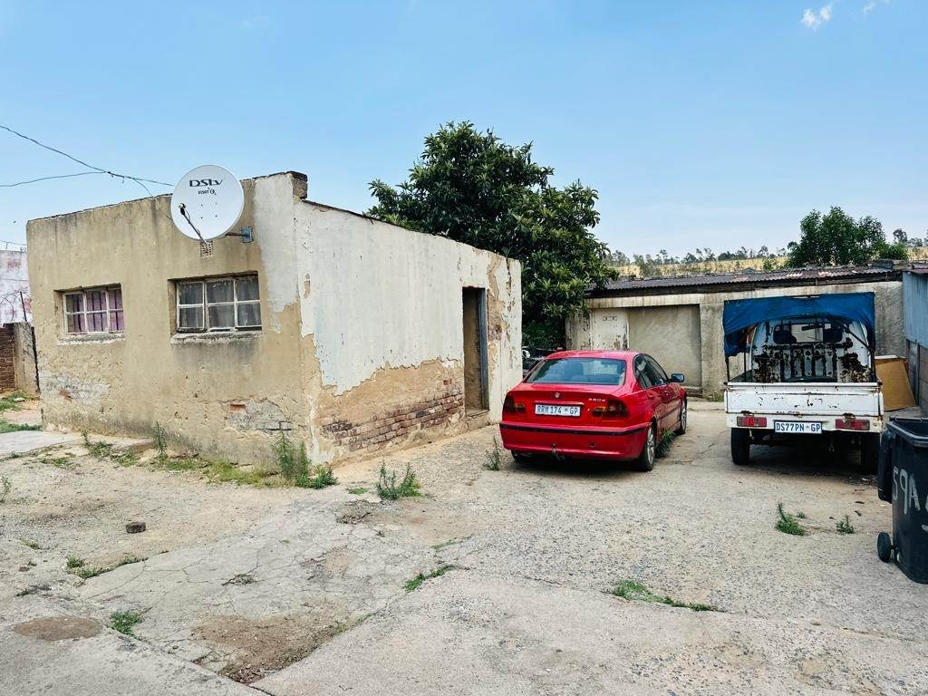 4 Bed House in West Turffontein photo number 25