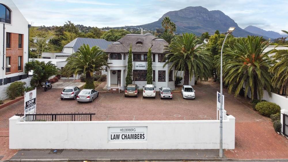 295  m² Commercial space in Somerset West Central photo number 1