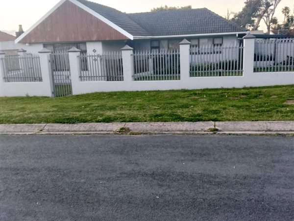 5 Bedroom House 5 Bedroom House