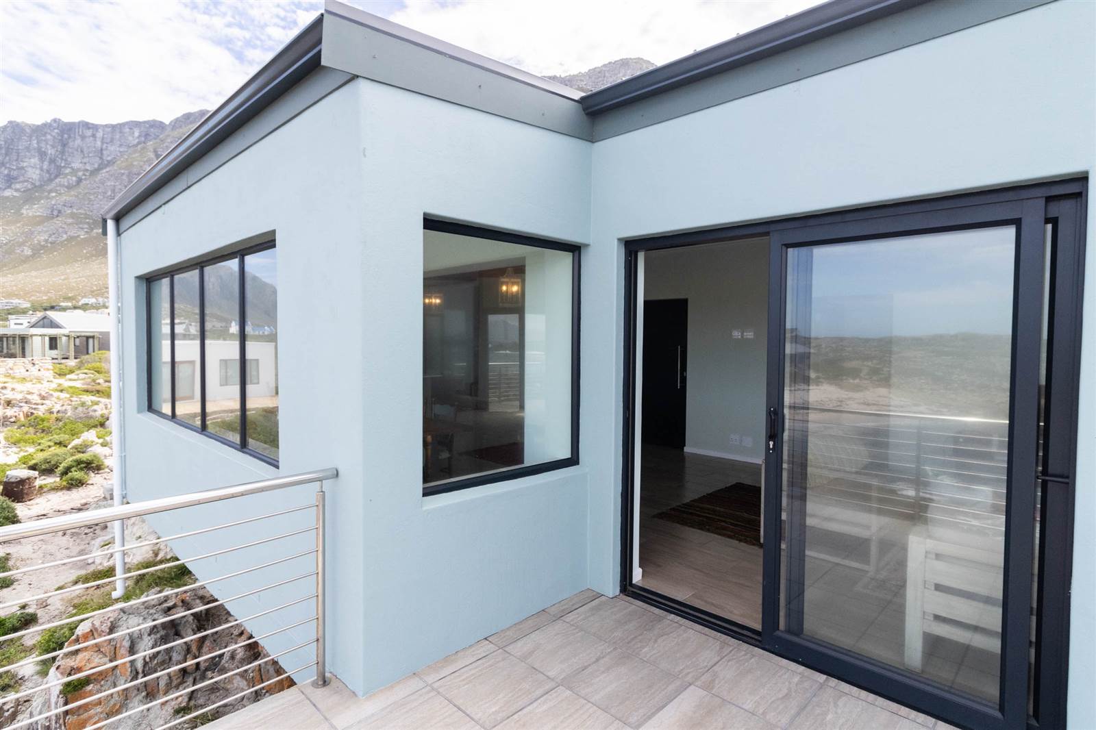 4 Bed House in Bettys Bay photo number 9