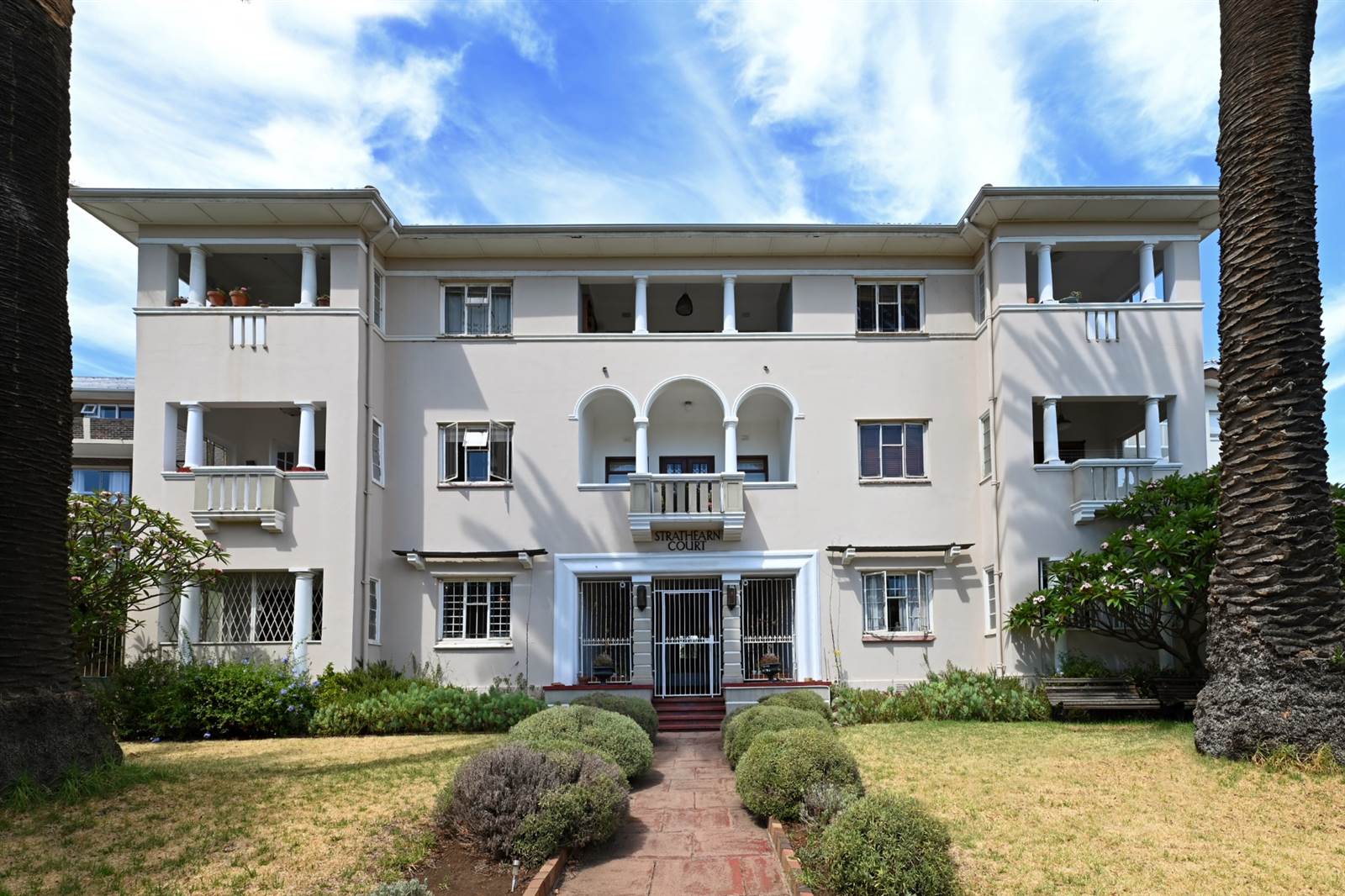 2 Bed Apartment in Green Point photo number 19