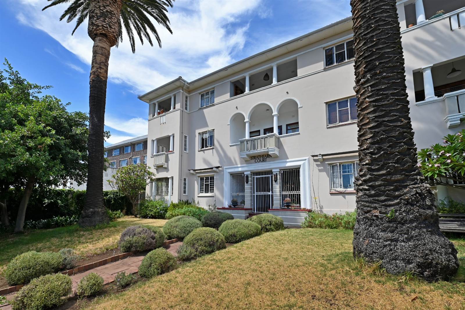 2 Bed Apartment in Green Point photo number 20