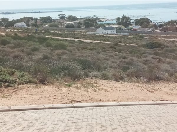 498 m² Land available in St Helena Views