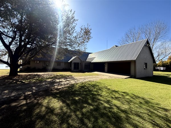 4 Bedroom House 4 Bedroom House