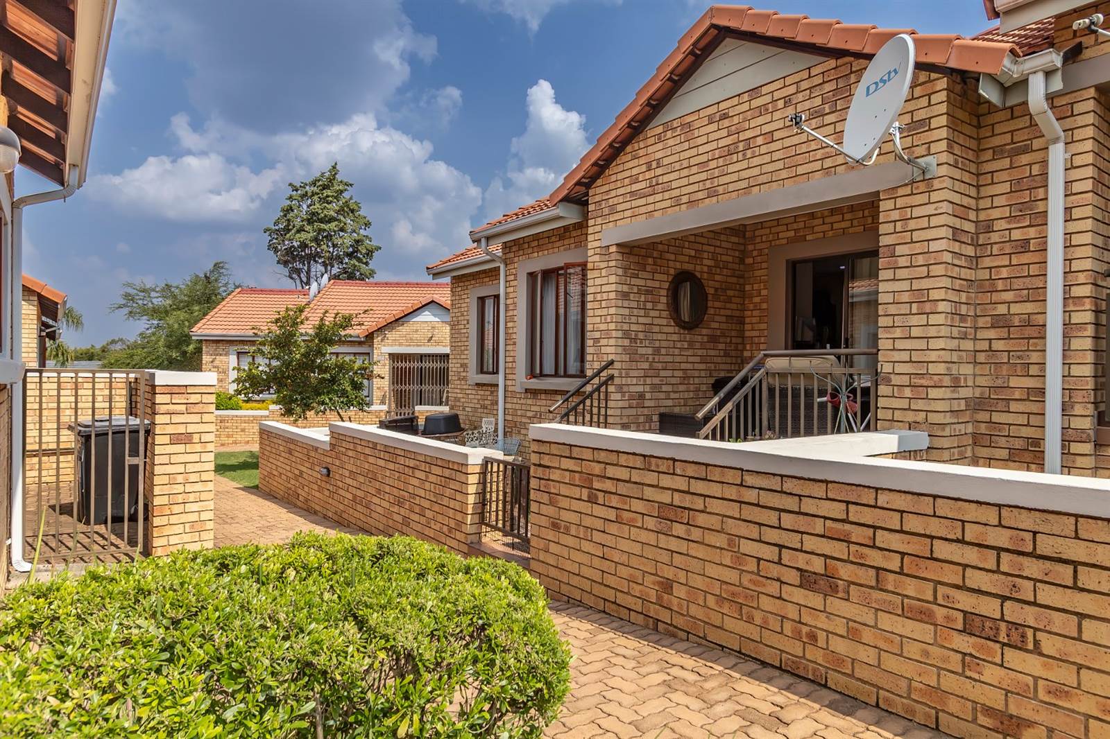2 Bed Townhouse in Randpark Ridge photo number 16