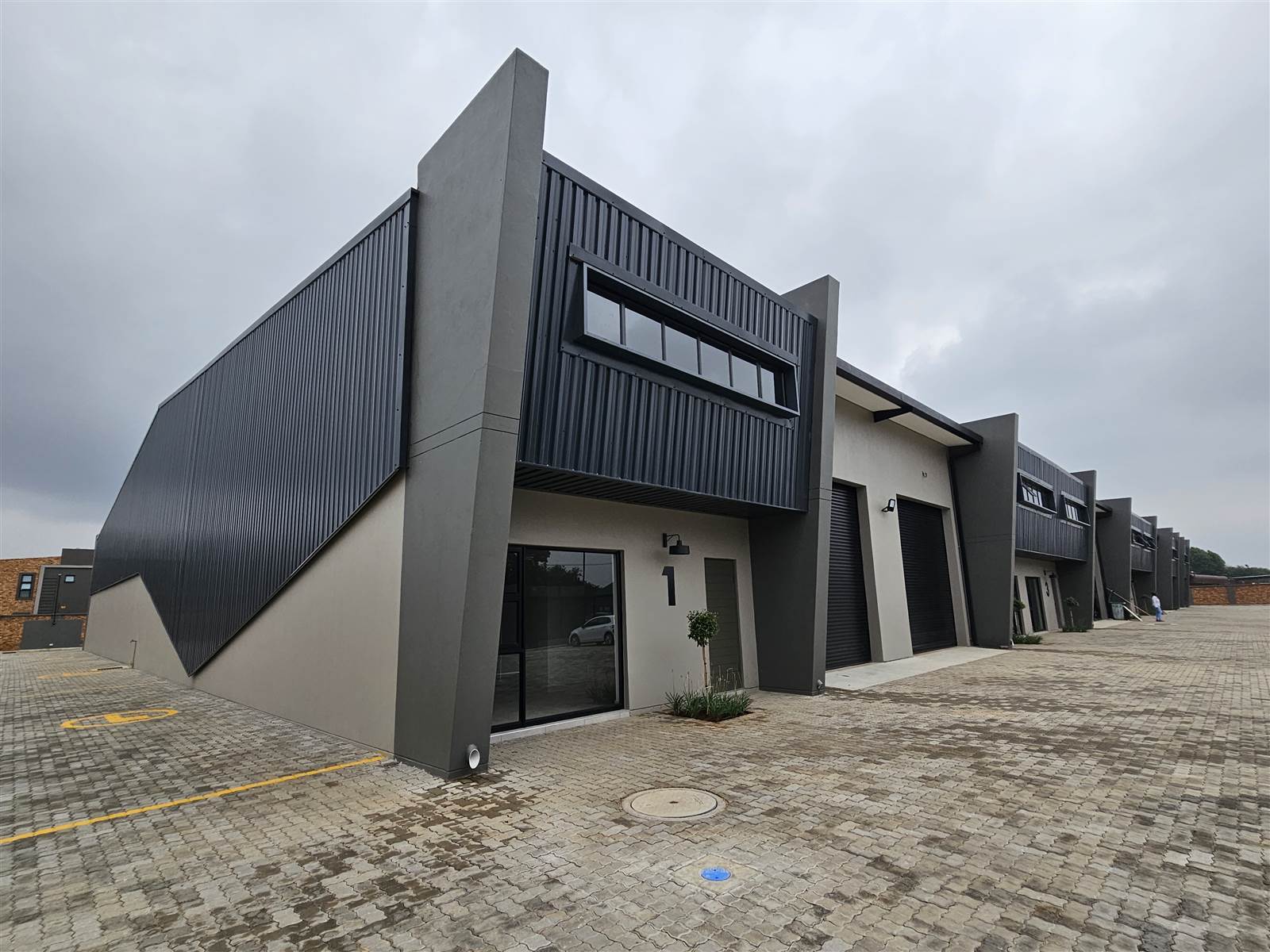 558  m² Industrial space in Anderbolt photo number 1