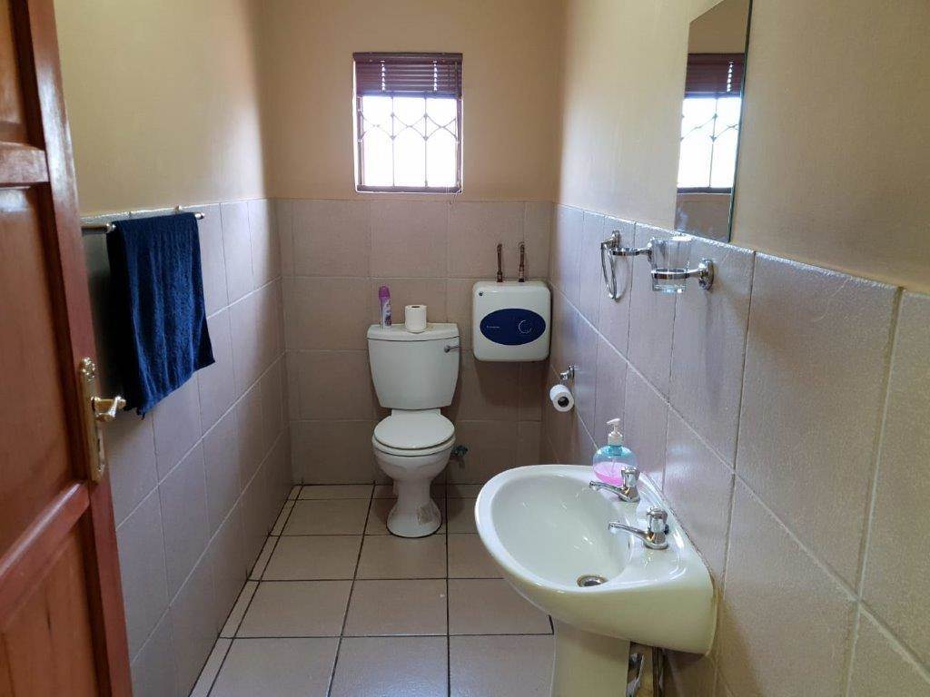 1309  m² Commercial space in Rustenburg Central photo number 5
