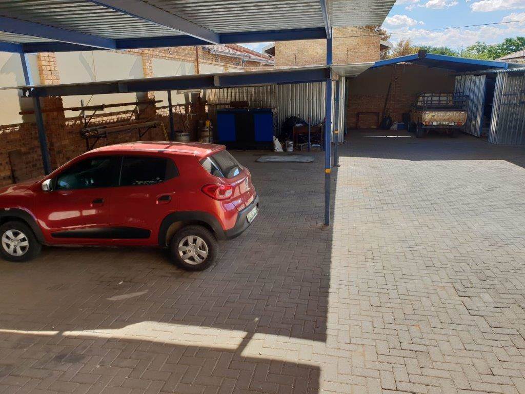 1309  m² Commercial space in Rustenburg Central photo number 6