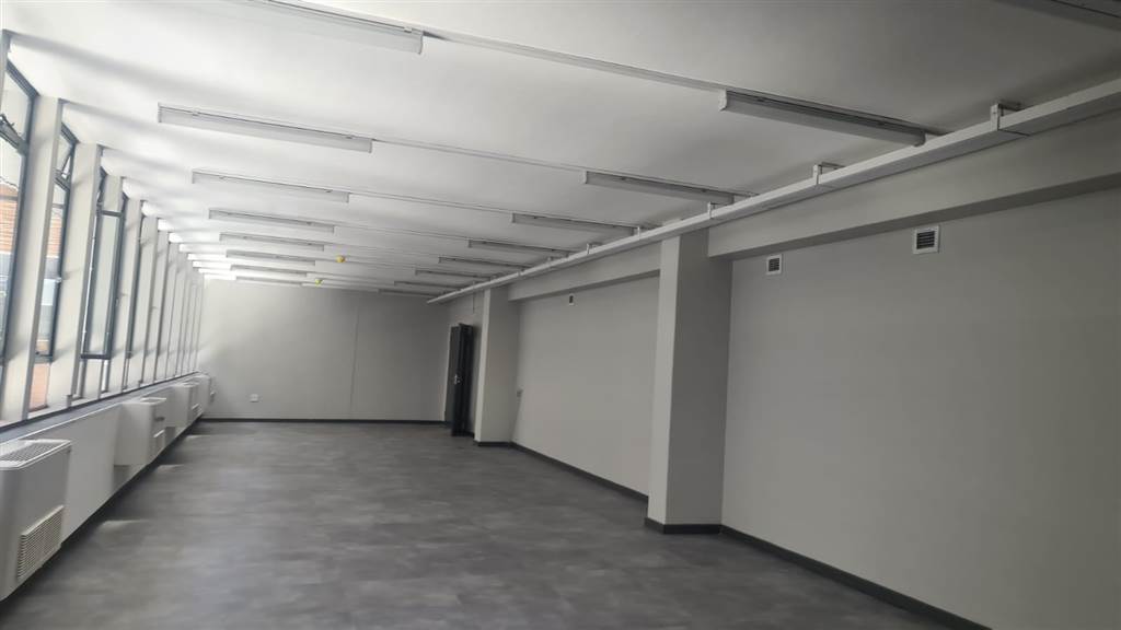 131  m² Commercial space in Pretoria Central photo number 13