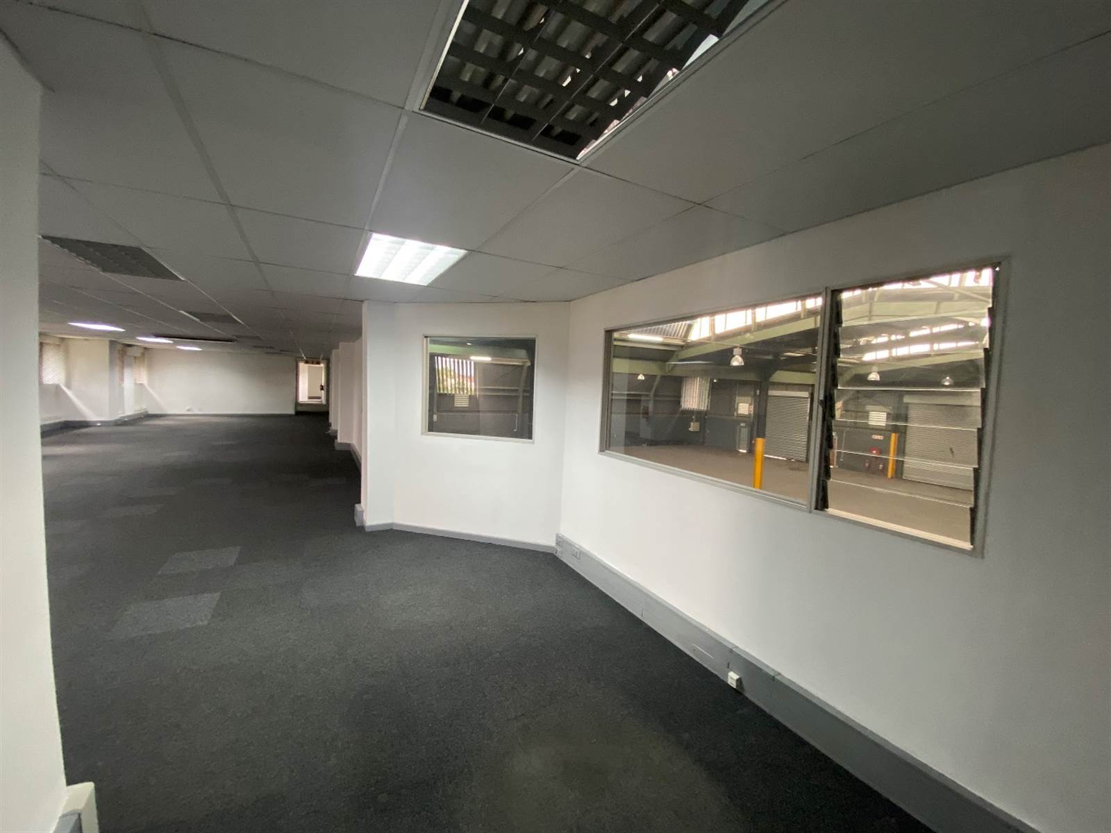 1369  m² Commercial space in Eastgate photo number 10