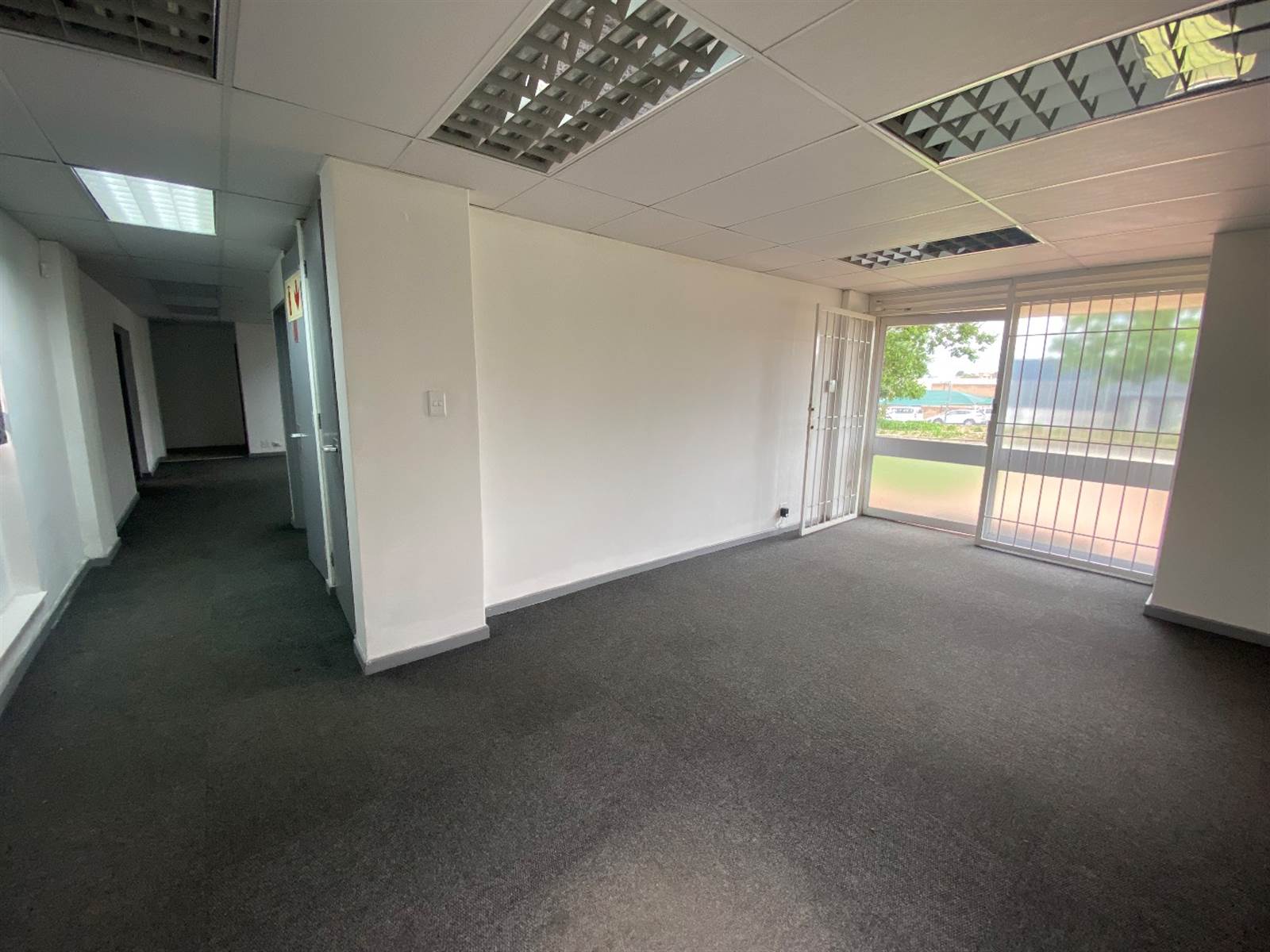 1369  m² Commercial space in Eastgate photo number 12