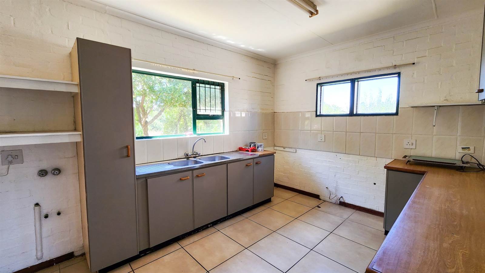 3 Bed House in Myburgh Park photo number 4