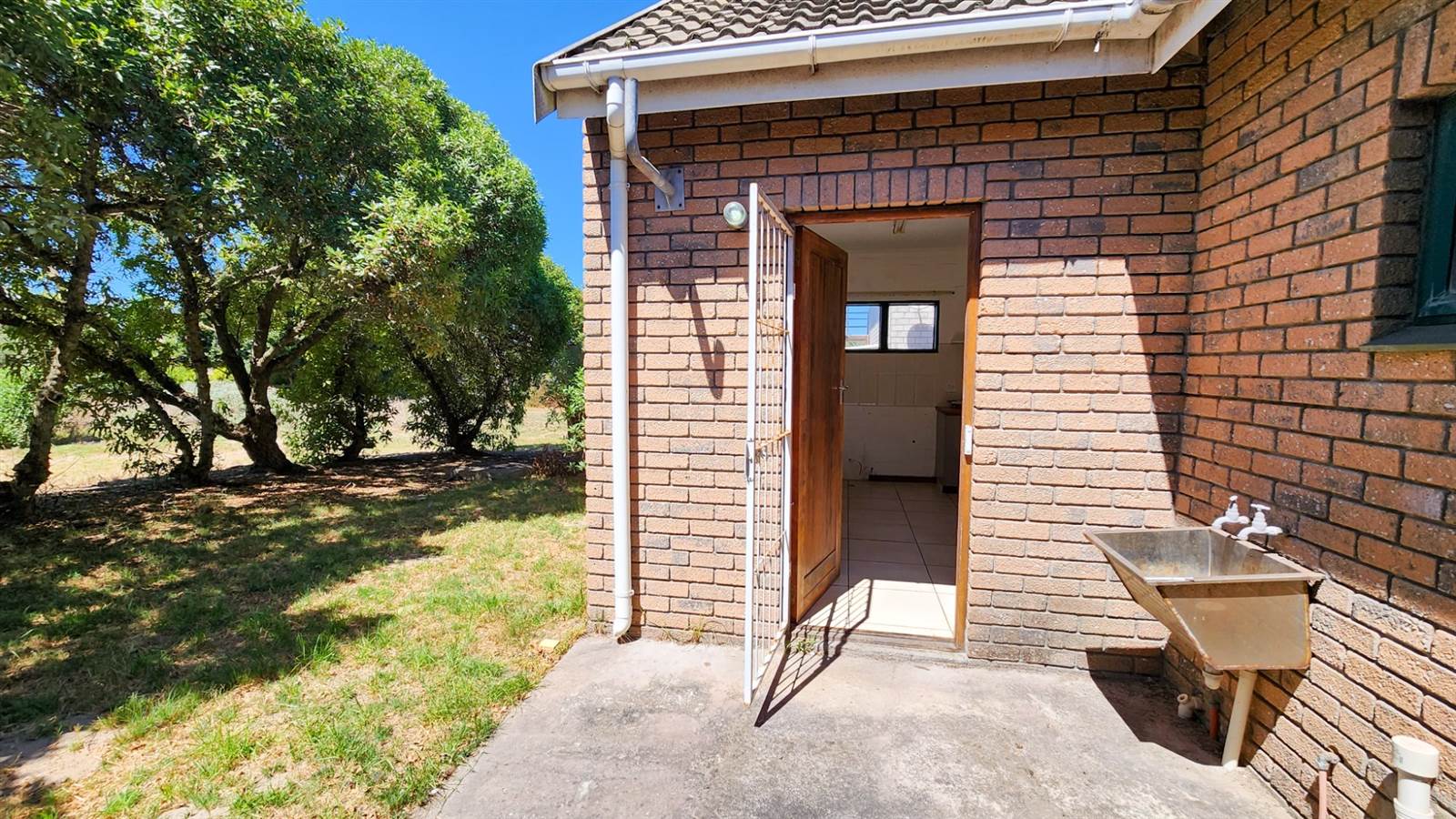 3 Bed House in Myburgh Park photo number 2
