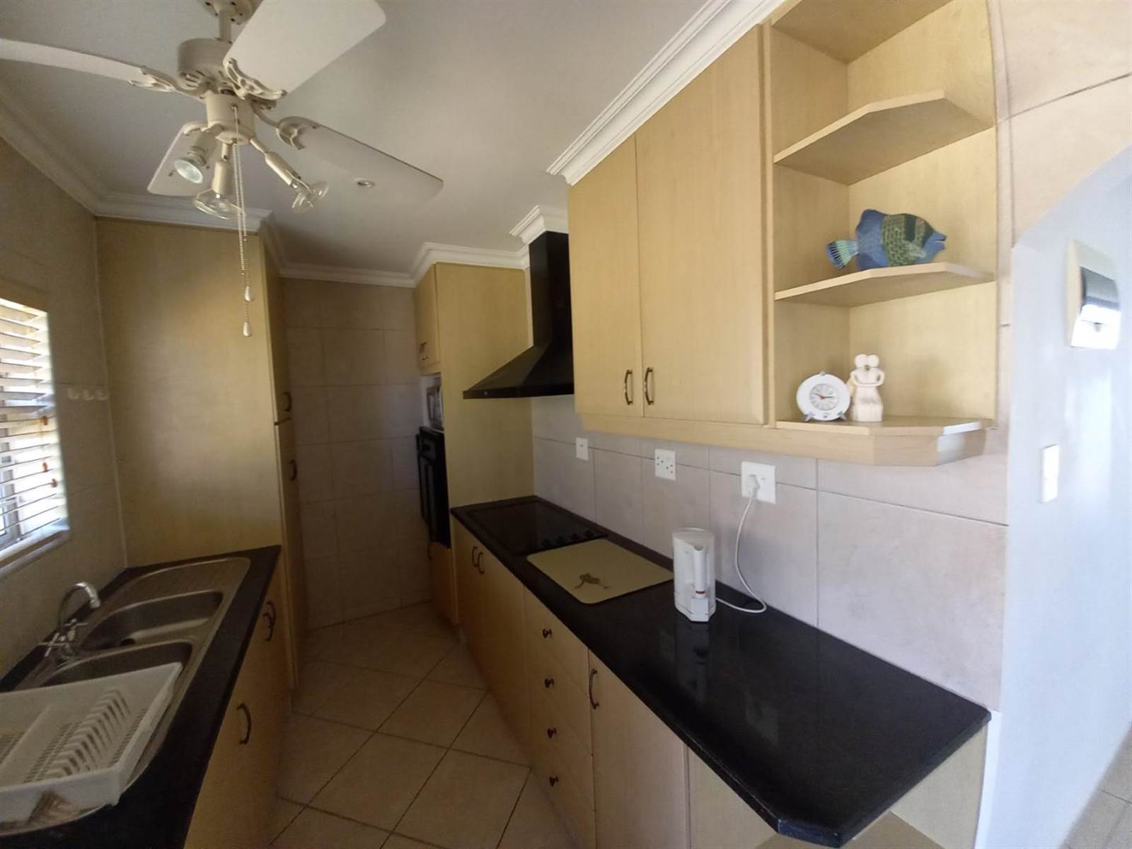 3 Bed Simplex in Blythedale Beach photo number 14