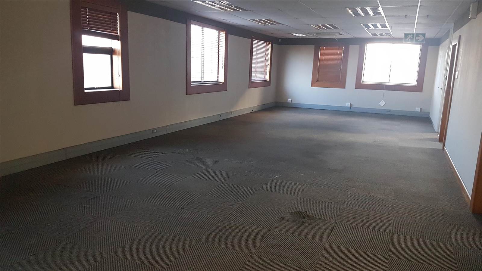 114  m² Commercial space in Bellville Central photo number 8