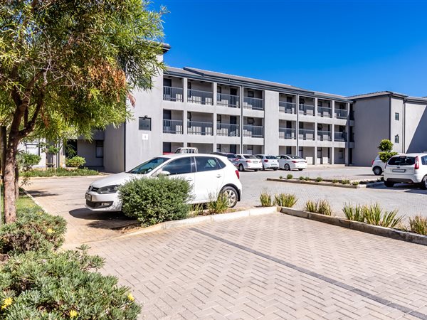2 Bed Apartment in Parklands East