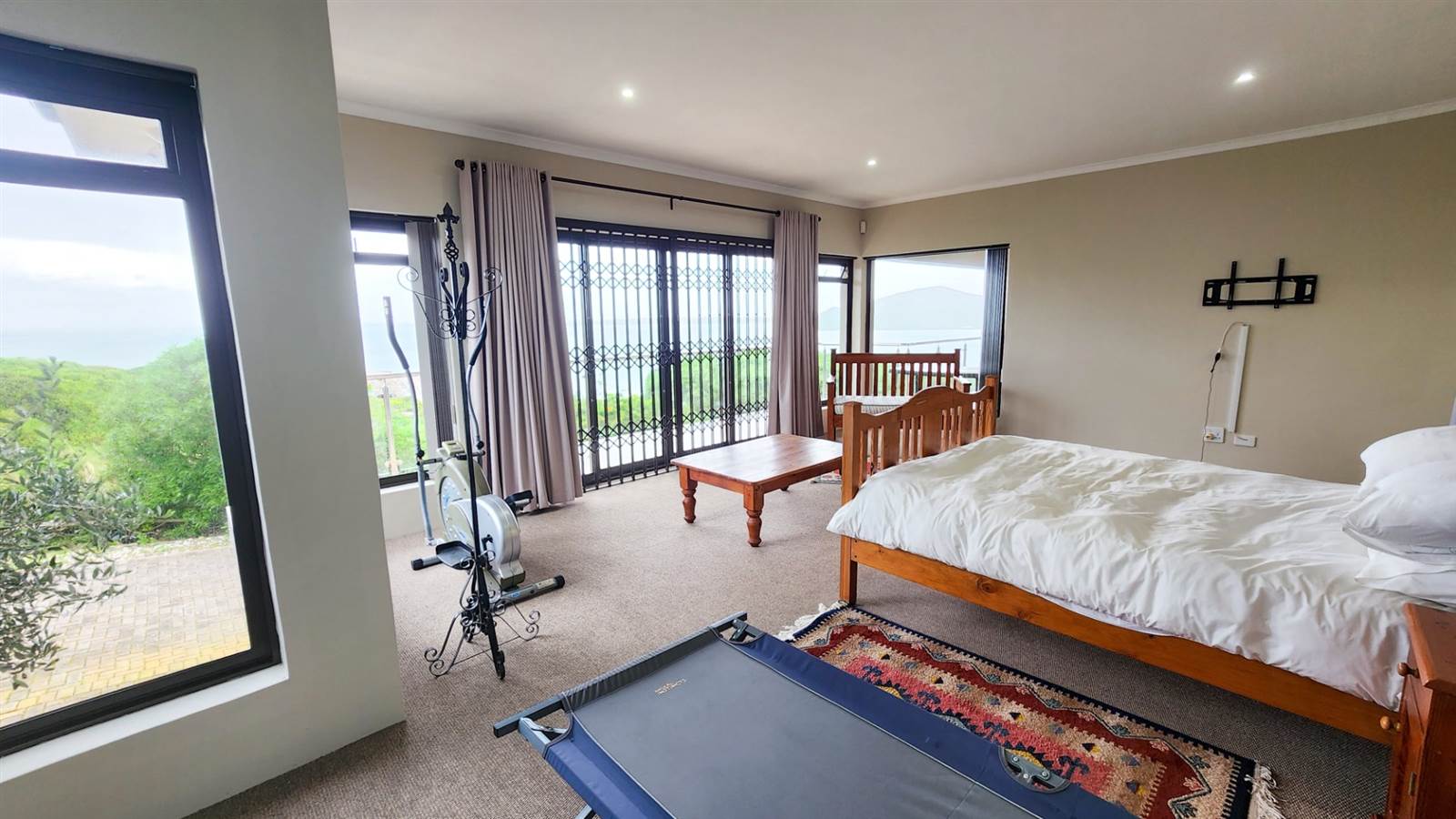 4 Bed House in Myburgh Park photo number 30