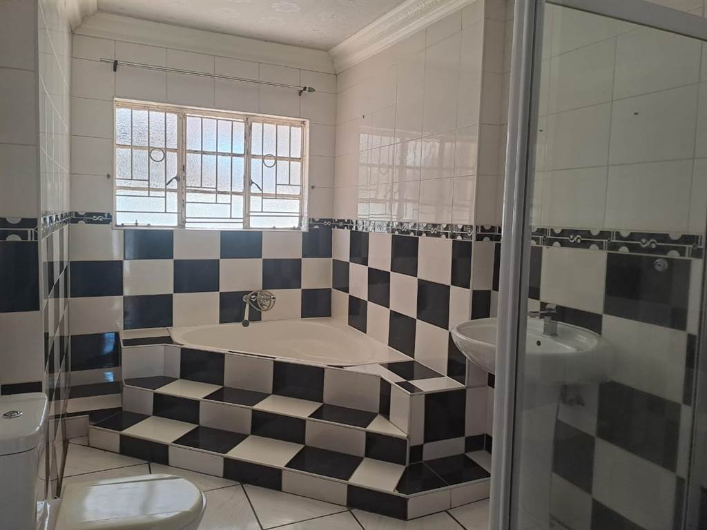 3 Bed House in Actonville photo number 21