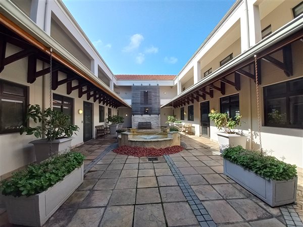 308  m² Commercial space in Century City