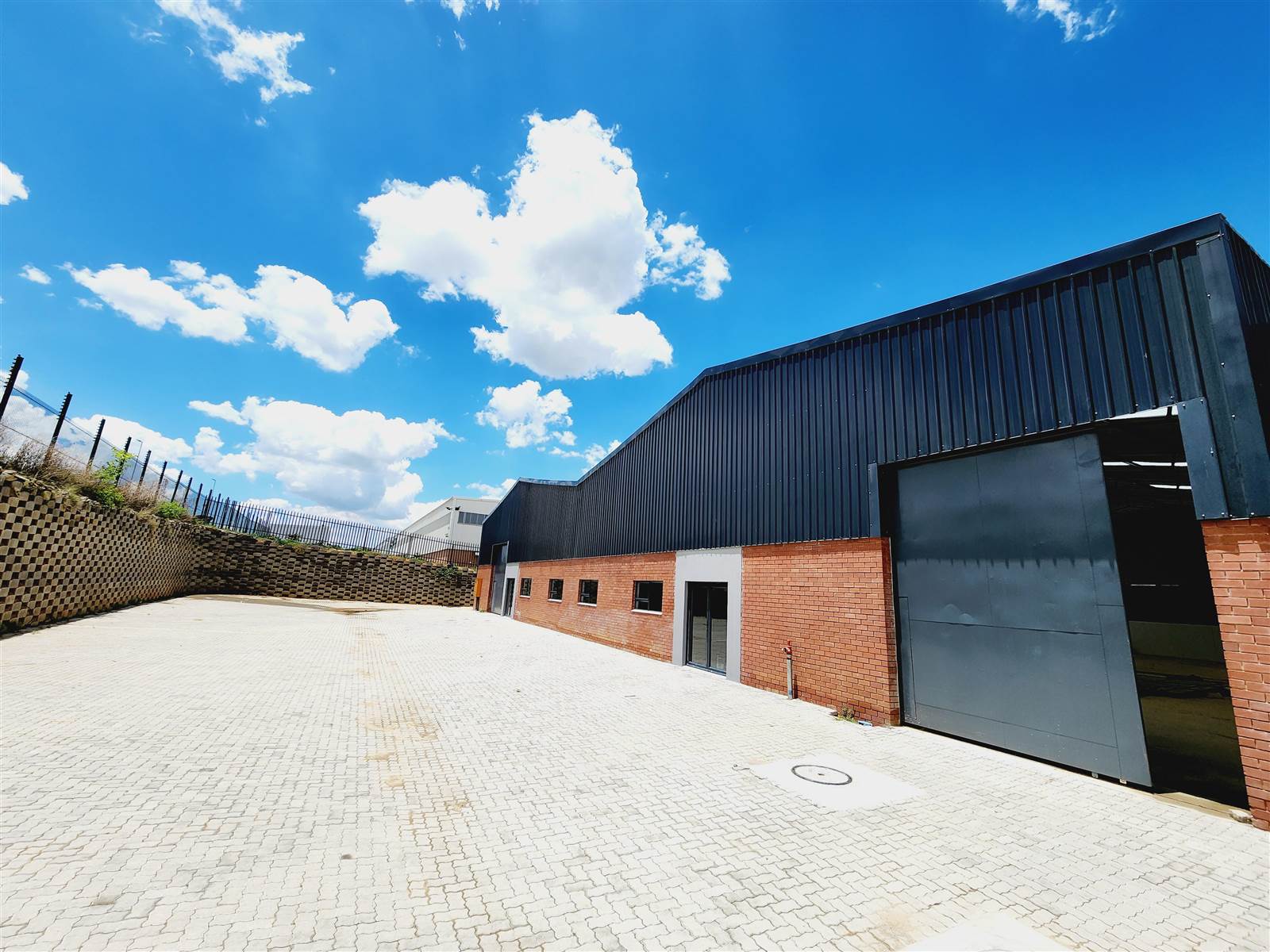 1214  m² Industrial space in Cosmo City photo number 1