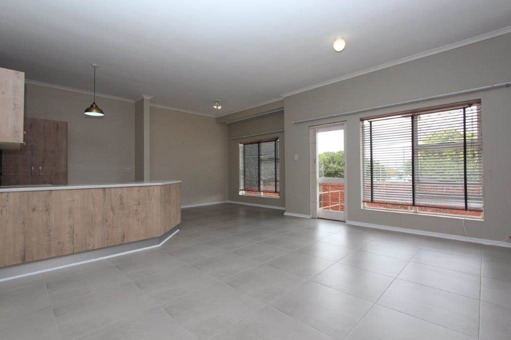 3 Bed Townhouse in Walmer Downs photo number 6