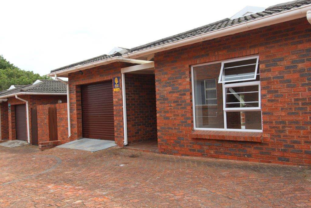 3 Bed Townhouse in Walmer Downs photo number 4