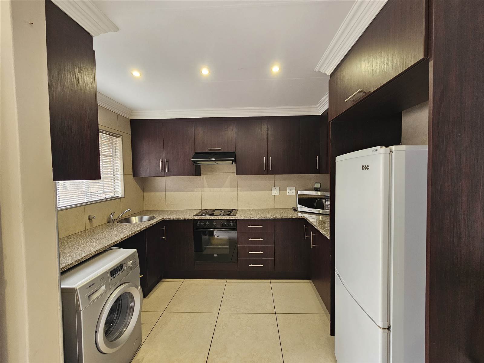 2 Bed Simplex in Wapadrand photo number 11