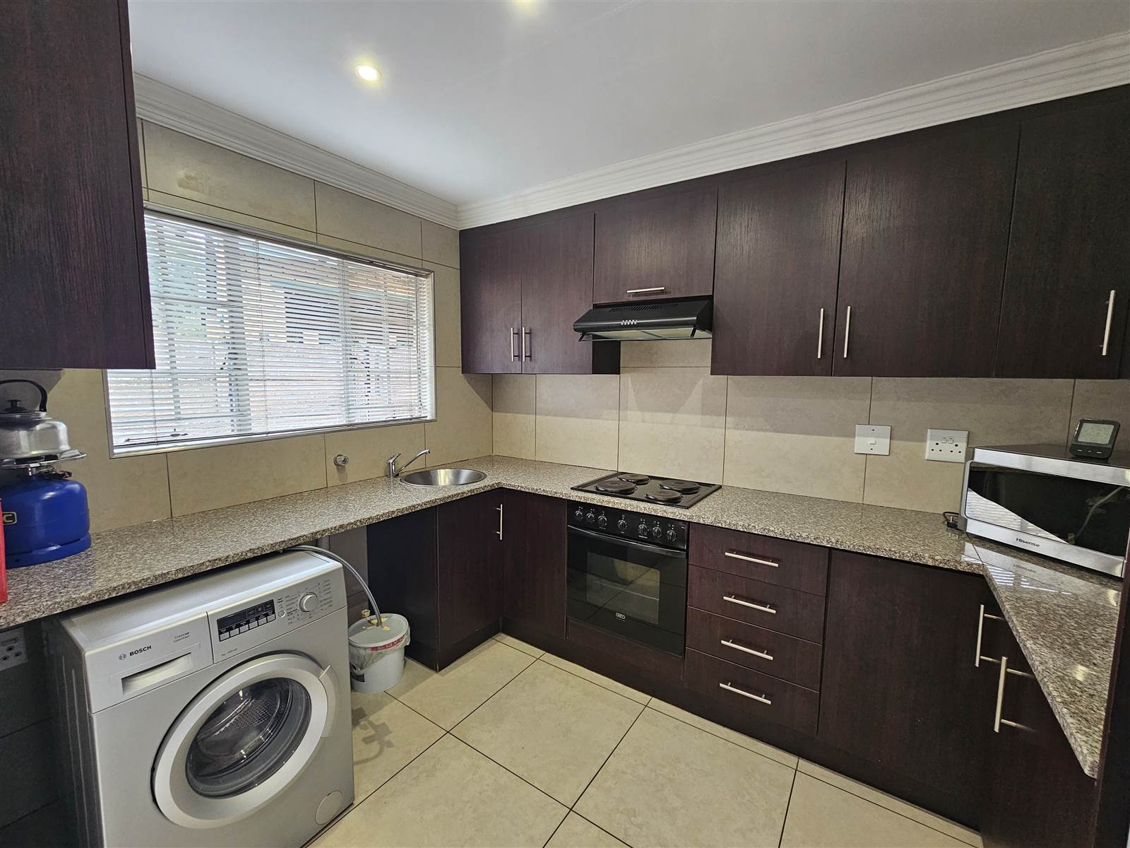2 Bed Simplex in Wapadrand photo number 13