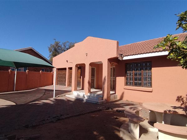 3 Bedroom House 3 Bedroom House