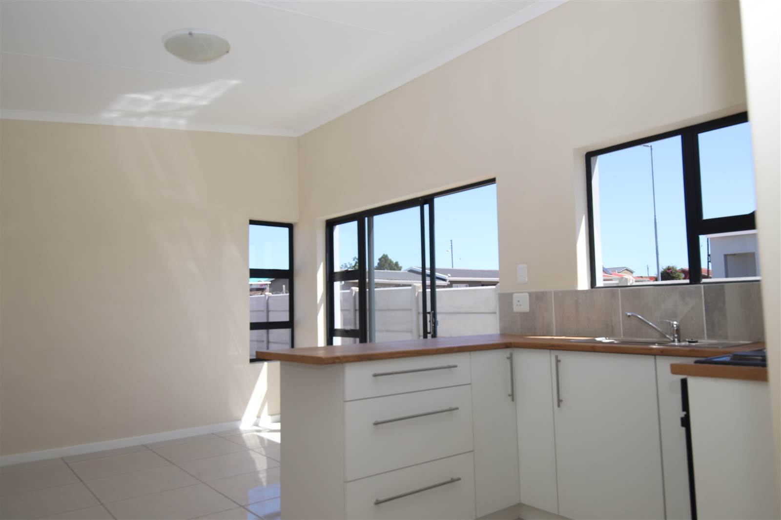 3 Bed House in Pacaltsdorp photo number 12