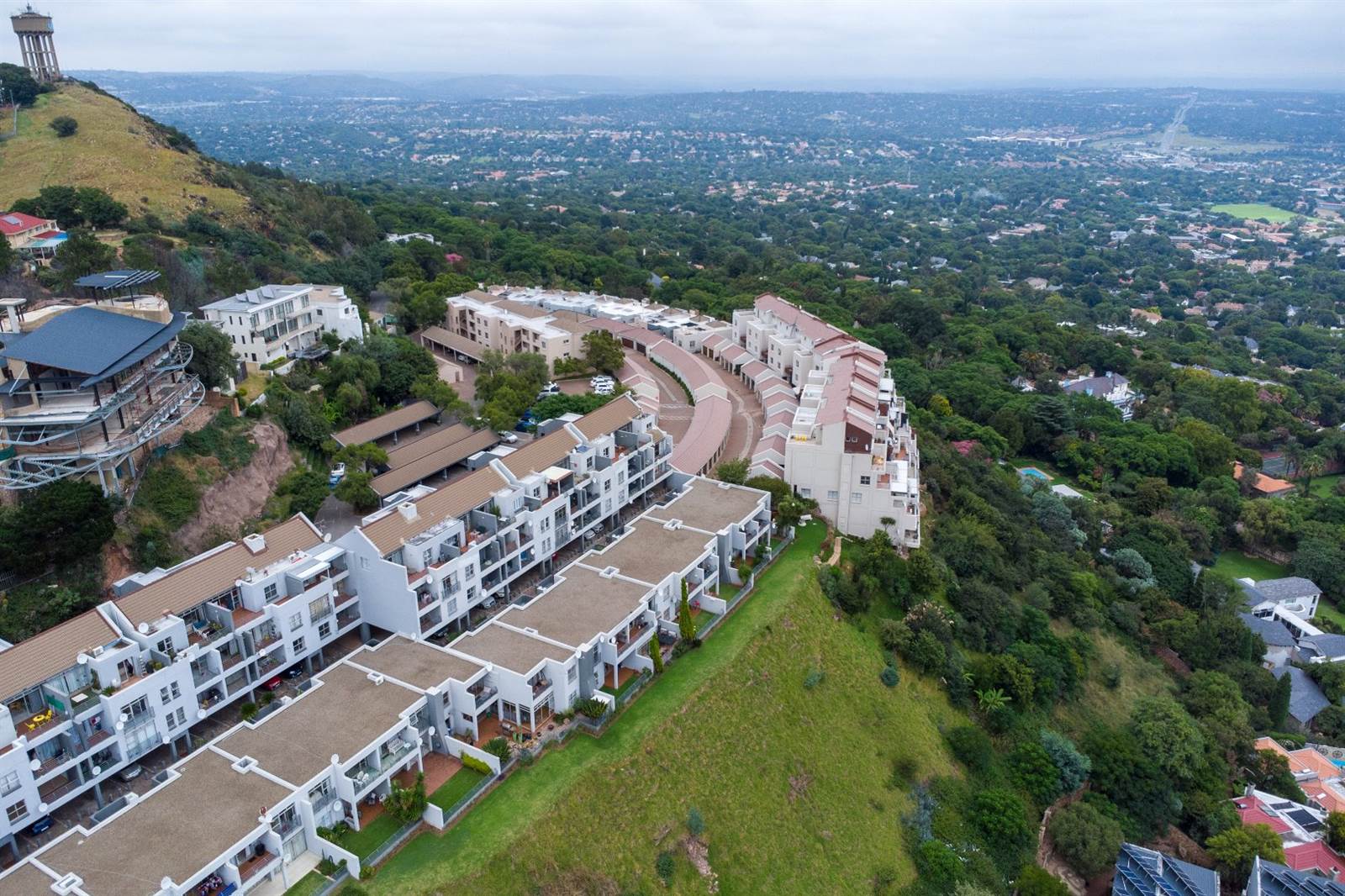 2 Bed Apartment in Northcliff photo number 27