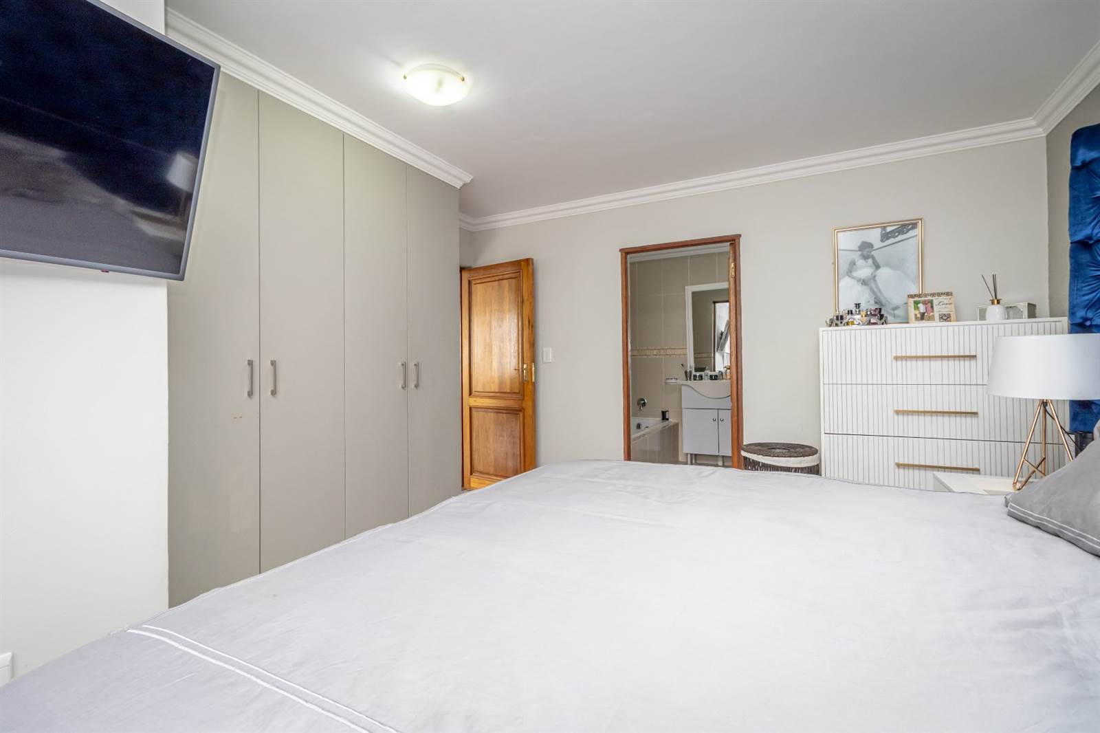 2 Bed Apartment in Northcliff photo number 18