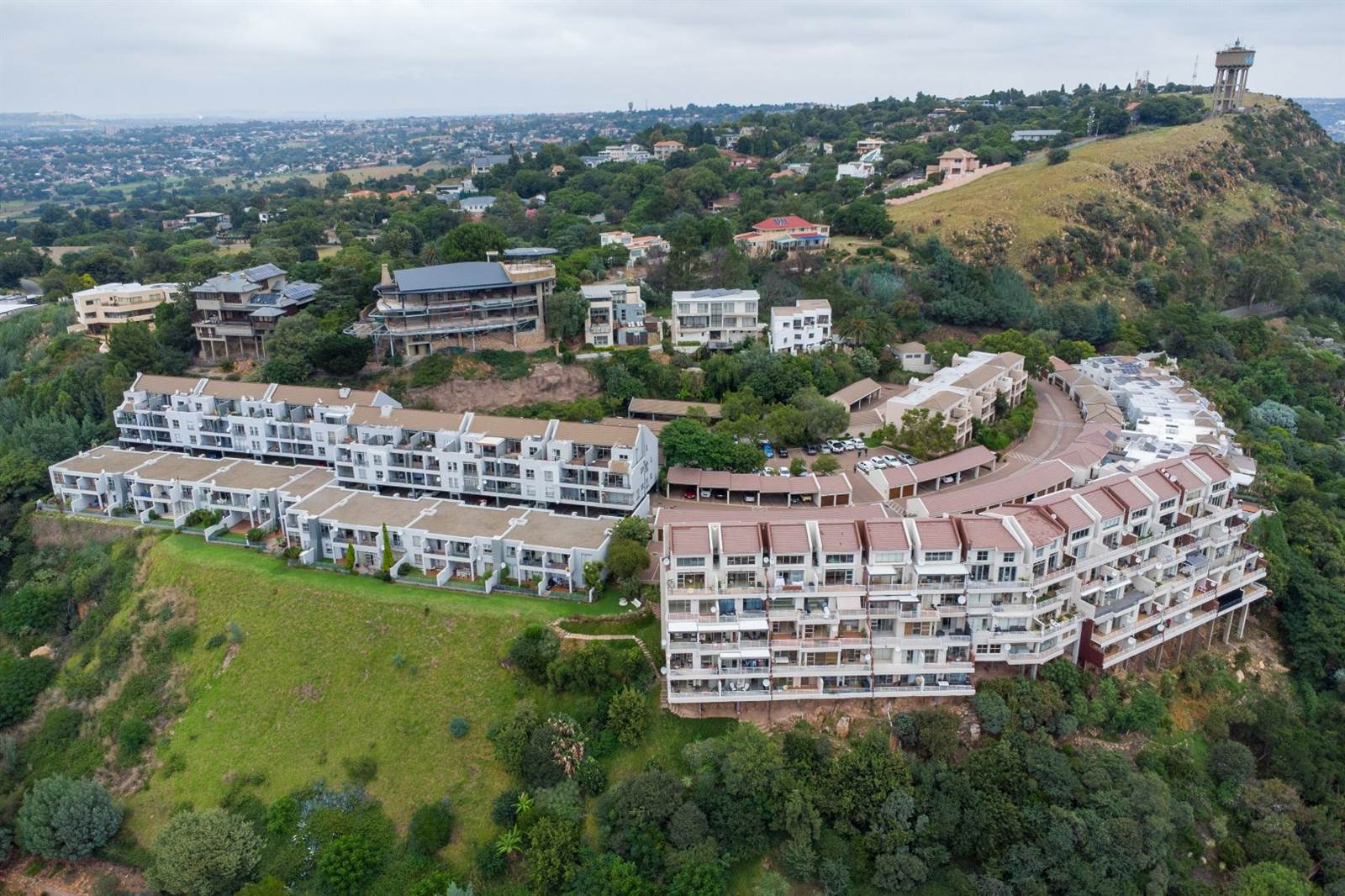 2 Bed Apartment in Northcliff photo number 25