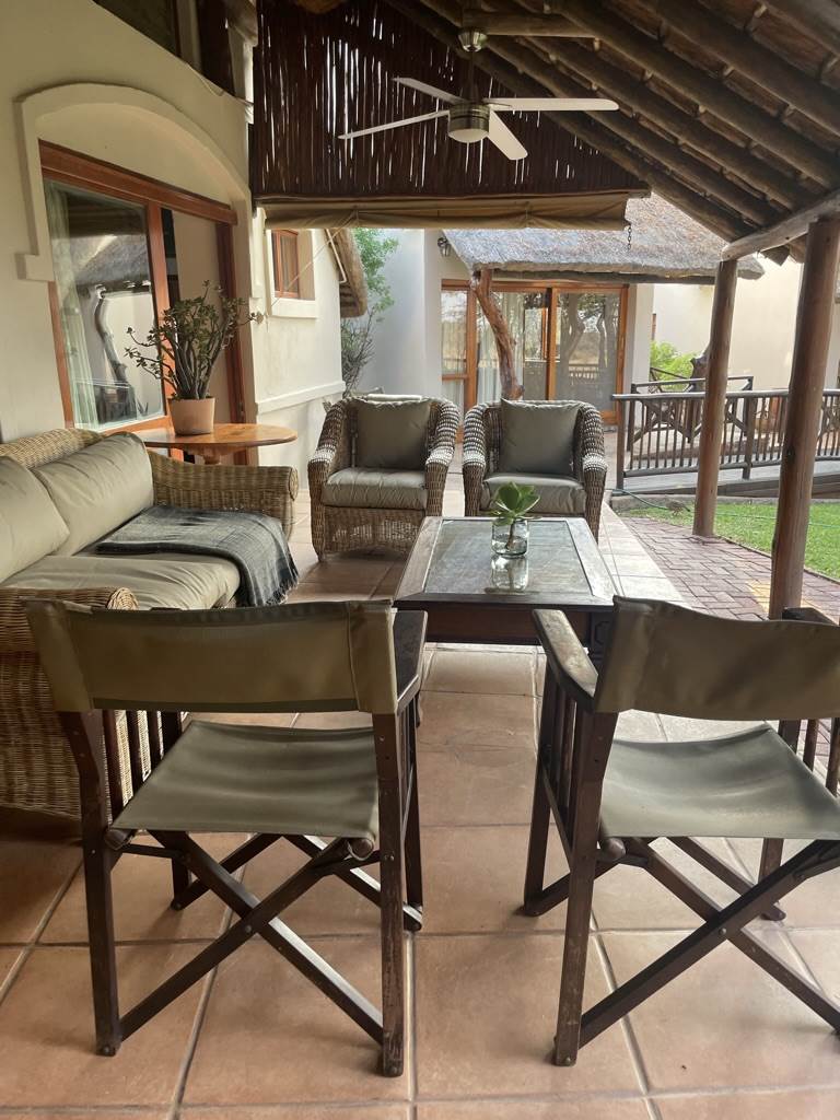 5 Bed House in Mabula Private Game Lodge photo number 3