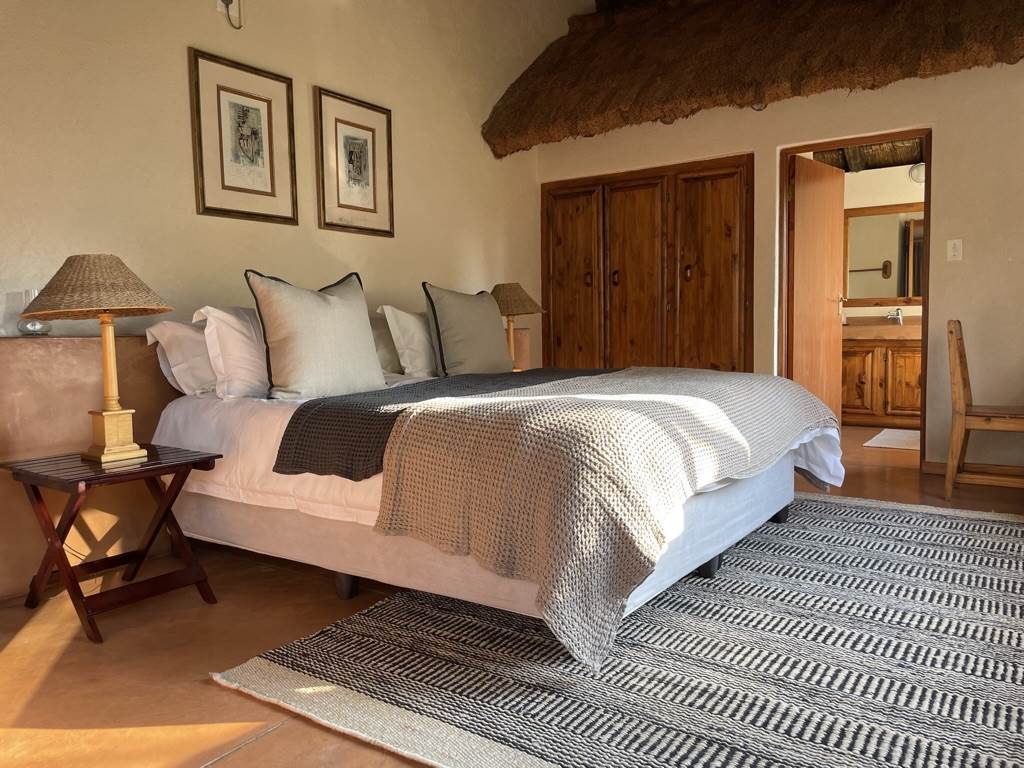 5 Bed House in Mabula Private Game Lodge photo number 8